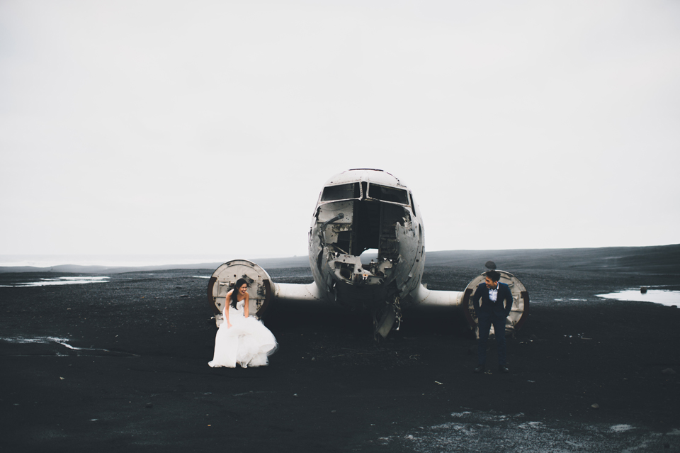 Crashed DC-3 Plane Iceland wedding photographer